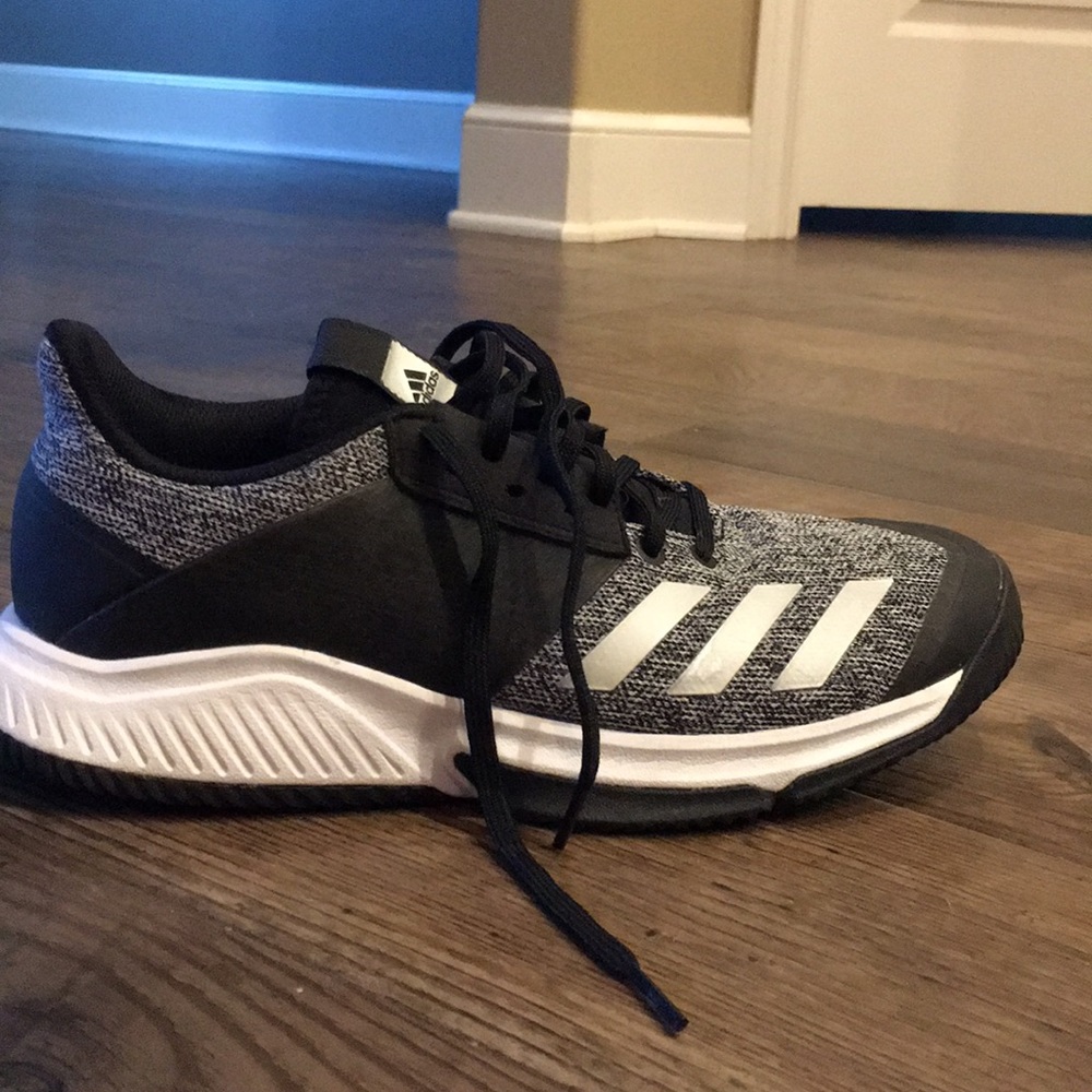 ✨✨ADIDAS VOLLEYBALL SHOES✨✨